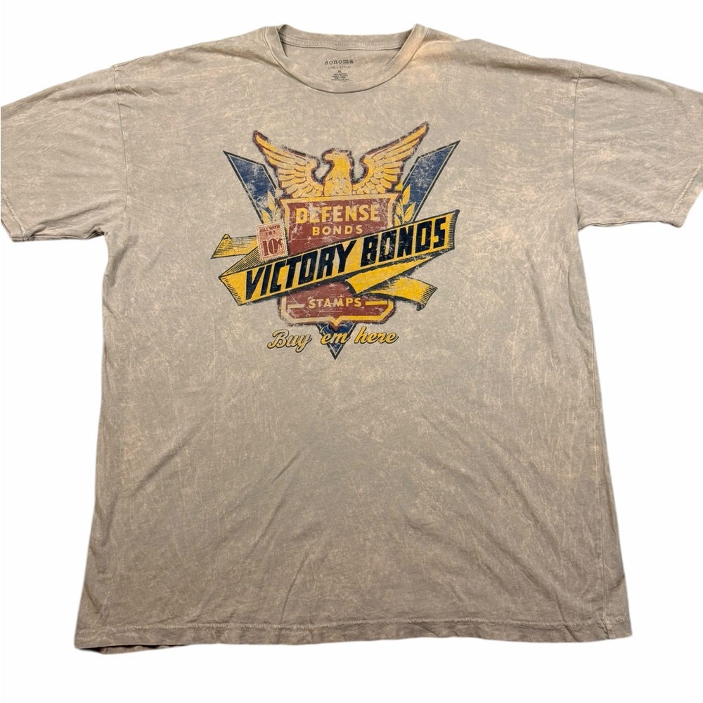 Sonoma Men’s Beige Short Sleeve Graphic Tee with Yellow & Blue Emblem XL
